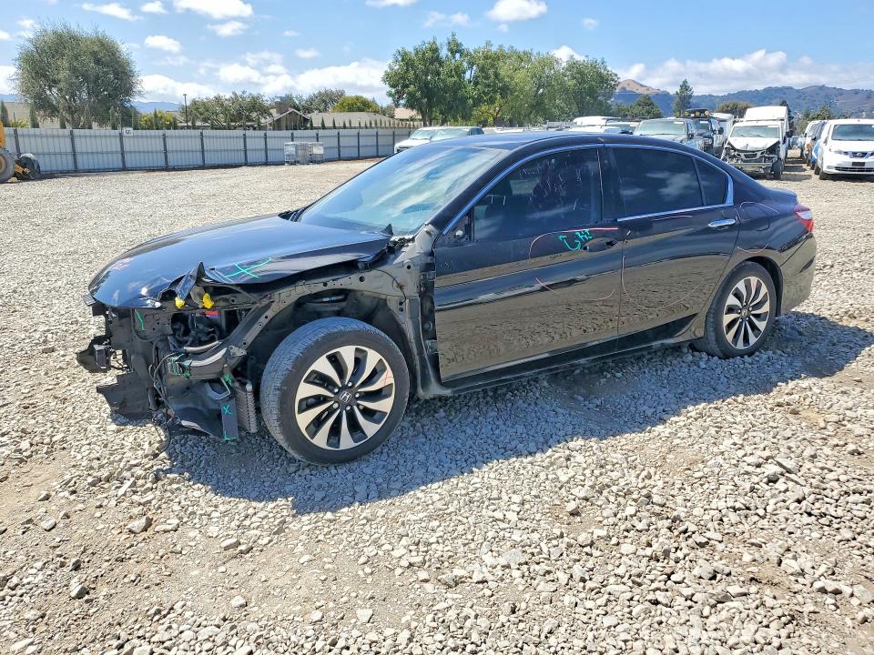 Photo 1 from auction – 2017 HONDA ACCORD with VIN JHMCR6F55HC024618
