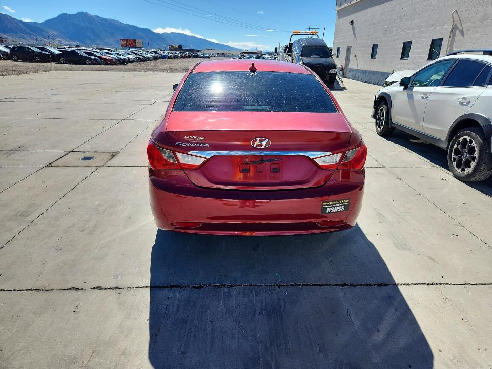 Photo 6 from auction – 2012 HYUNDAI SONATA with VIN 5NPEB4AC7CH334775