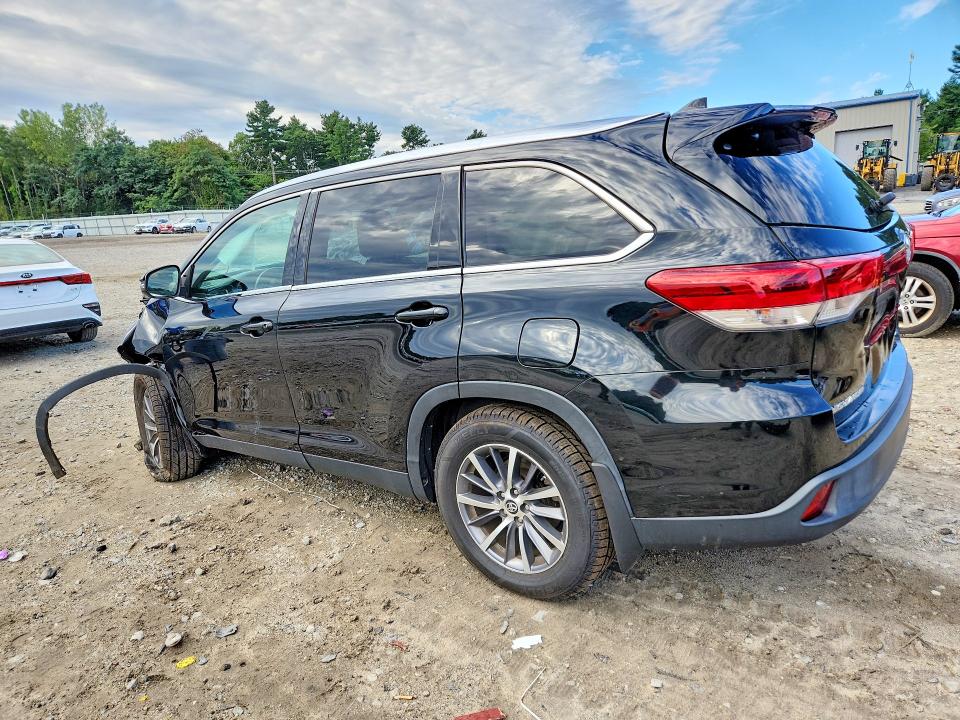 Photo 2 from auction – 2019 TOYOTA HIGHLANDER with VIN 5TDJZRFH7KS922566