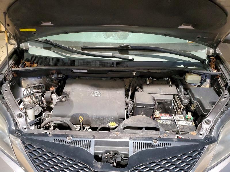 Photo 12 from auction – 2015 TOYOTA SIENNA with VIN 5TDXK3DC5FS596565