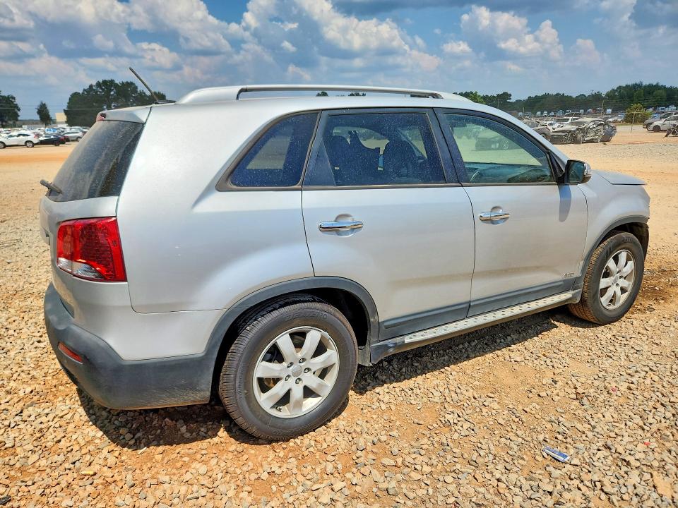 Photo 3 from auction – 2013 KIA SORENTO with VIN 5XYKTDA66DG346970