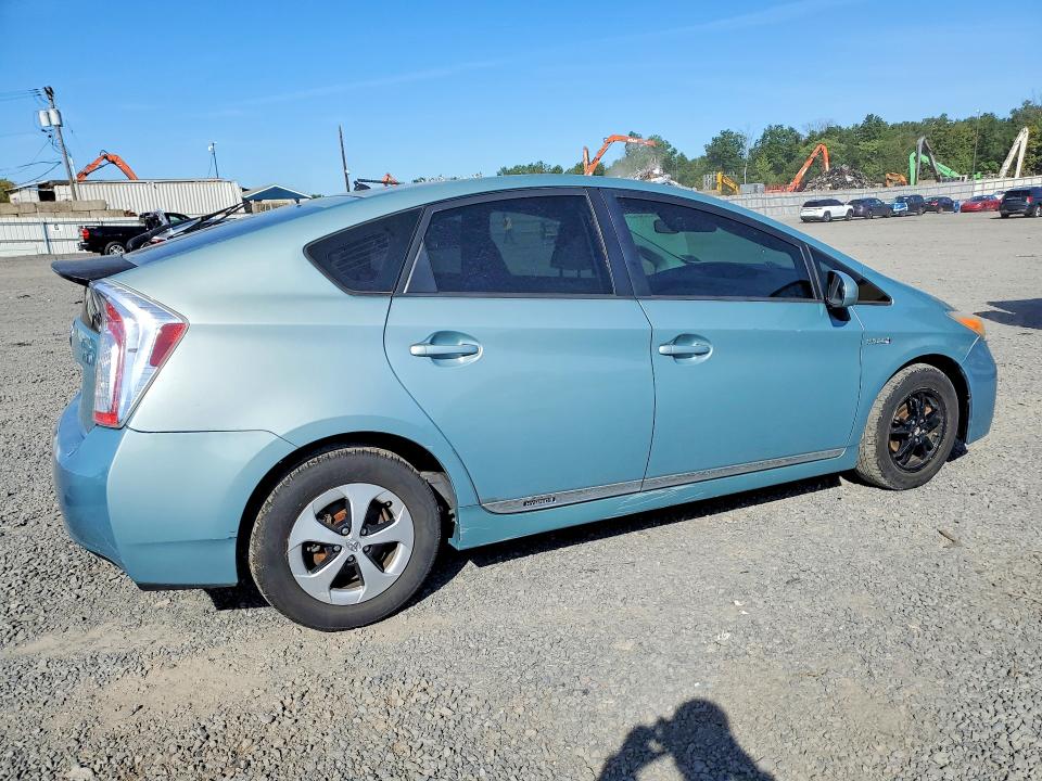 Photo 3 from auction – 2013 TOYOTA PRIUS with VIN JTDKN3DU2D1718156
