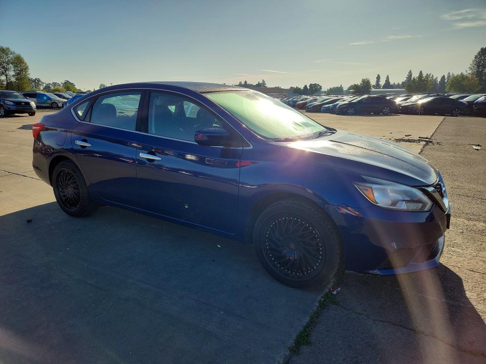 Снимка 4 от търг – 2018 NISSAN SENTRA с VIN 3N1AB7AP1JY282792