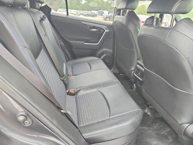 Photo 11 from auction – 2019 TOYOTA RAV4 with VIN JTMEWRFV4KJ025668
