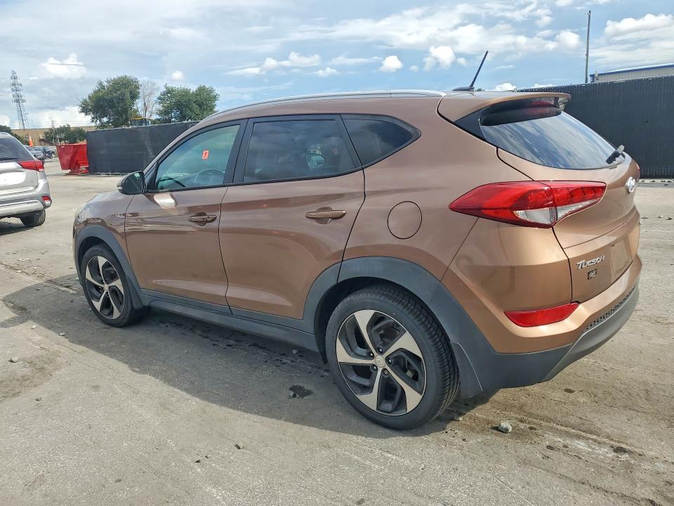Photo 2 from auction – 2016 HYUNDAI TUCSON with VIN KM8J33A20GU096109