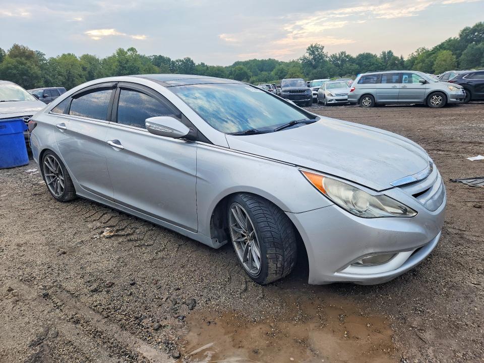 Photo 4 from auction – 2013 HYUNDAI SONATA with VIN 5NPEC4AB5DH640671