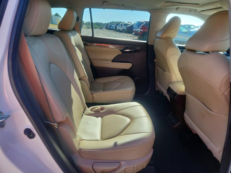 Снимка 11 от търг – 2021 TOYOTA HIGHLANDER с VIN 5TDYZRAH4MS038559