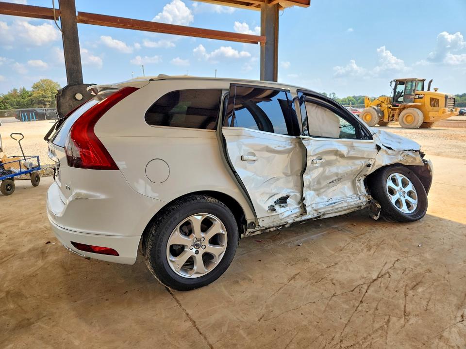Фото 3 с аукциона – 2016 VOLVO XC60 с VIN YV440MDK5G2848388