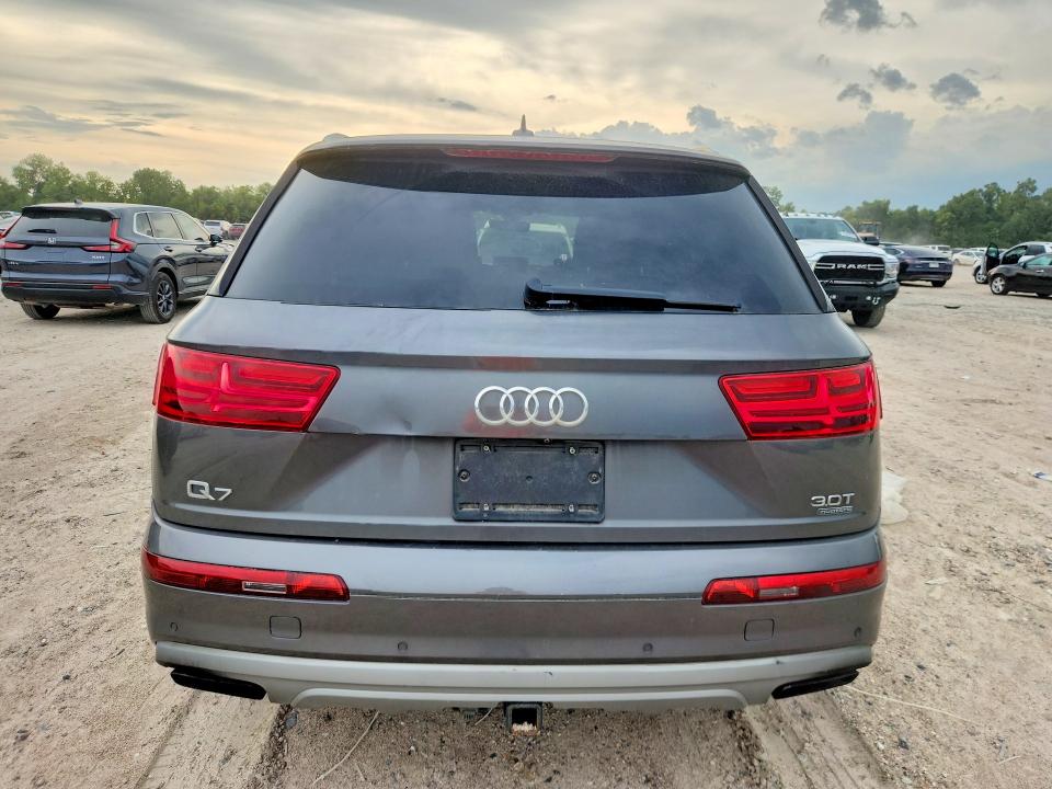 Photo 6 from auction – 2018 AUDI Q7 with VIN WA1VAAF7XJD052849