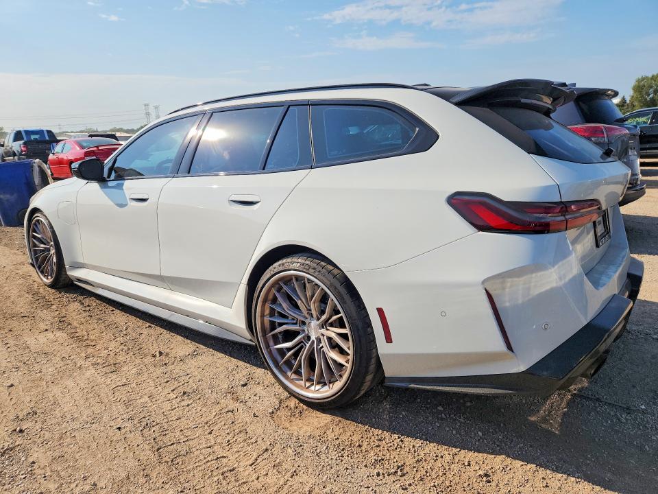 Photo 2 from auction – 2025 BMW M5 with VIN WBS83GV0XSCU42922