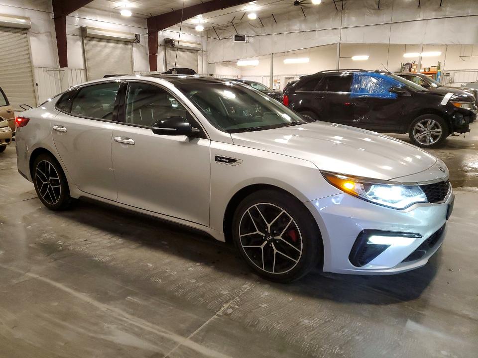 Photo 4 from auction – 2019 KIA OPTIMA with VIN 5XXGW4L27KG290675