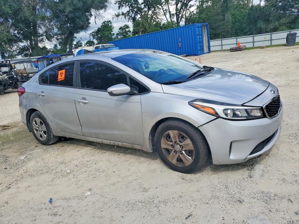 Zdjęcie 4 z aukcji – 2018 KIA FORTE z VIN 3KPFK4A77JE233762
