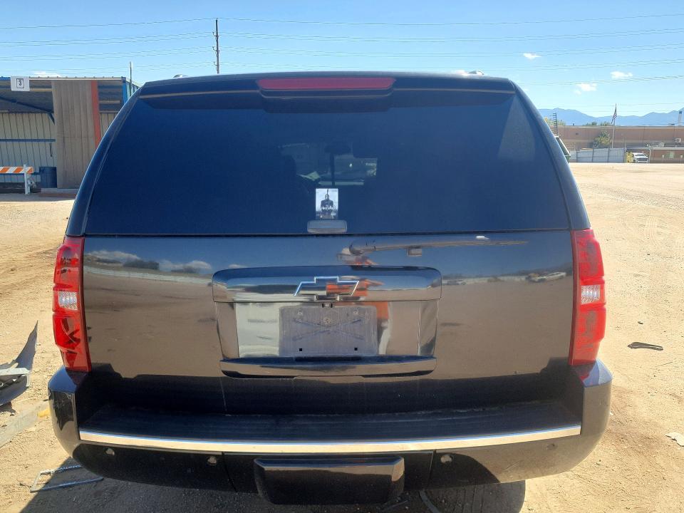 Photo 6 from auction – 2011 CHEVROLET SUBURBAN with VIN 1GNSKKE34BR182065