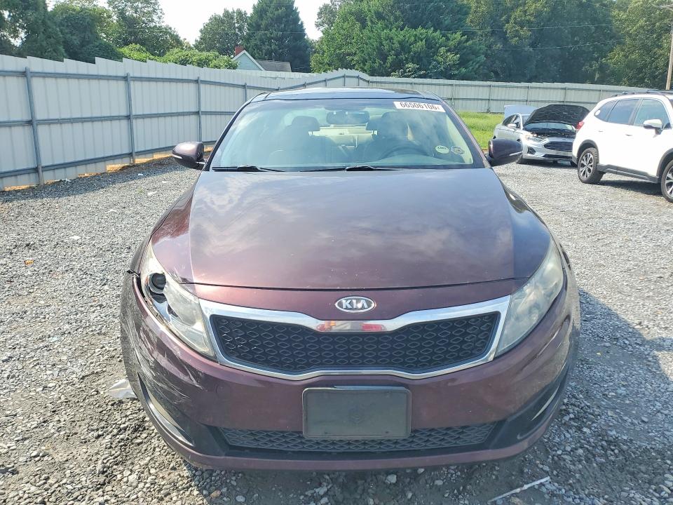 Photo 5 from auction – 2011 KIA OPTIMA with VIN KNAGN4A75B5120768
