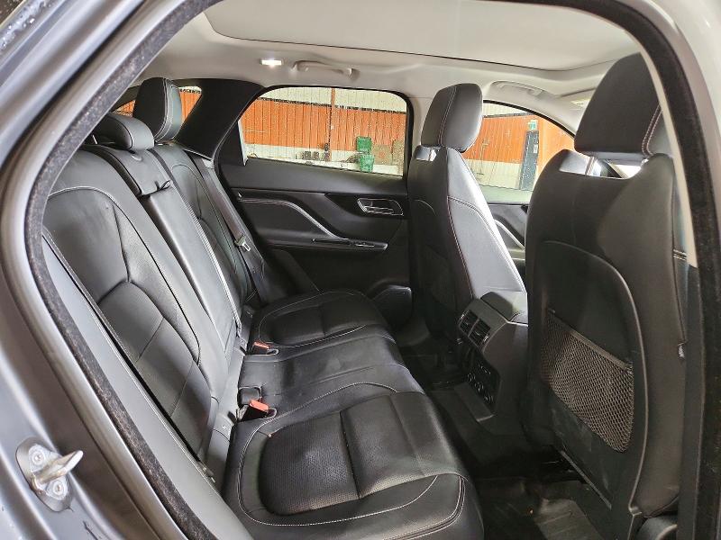 Photo 11 from auction – 2017 JAGUAR F-PACE with VIN SADCL2BV3HA051382