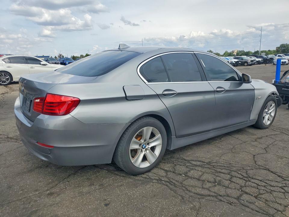 صورة رقم 3 من المزاد - 2011 BMW 528 مع VIN WBAFR1C58BDS36529
