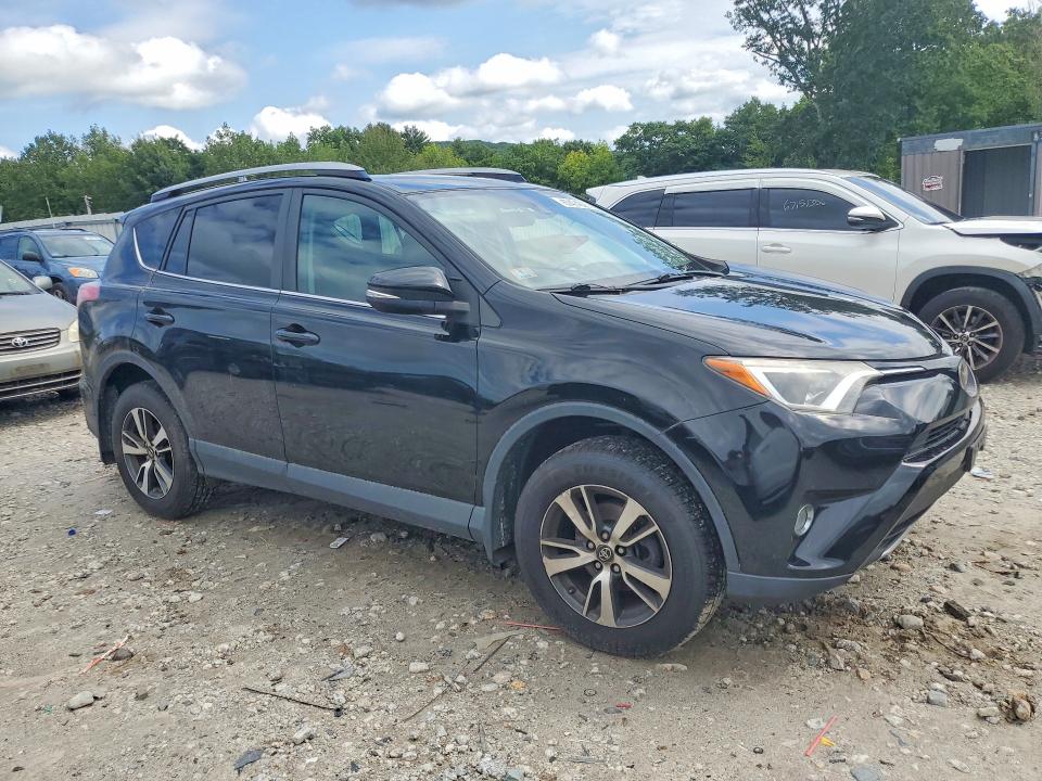 Снимка 4 от търг – 2018 TOYOTA RAV4 с VIN 2T3RFREV1JW774401