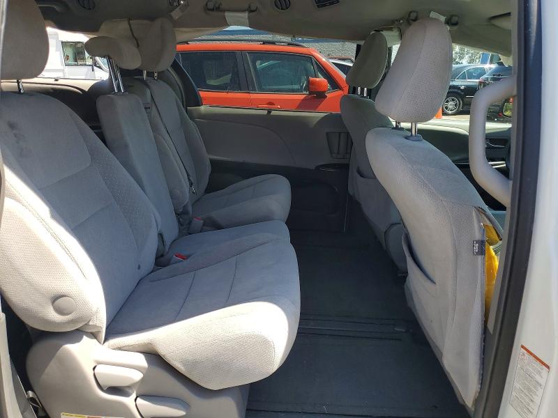 Photo 11 from auction – 2015 TOYOTA SIENNA with VIN 5TDKK3DC1FS663866