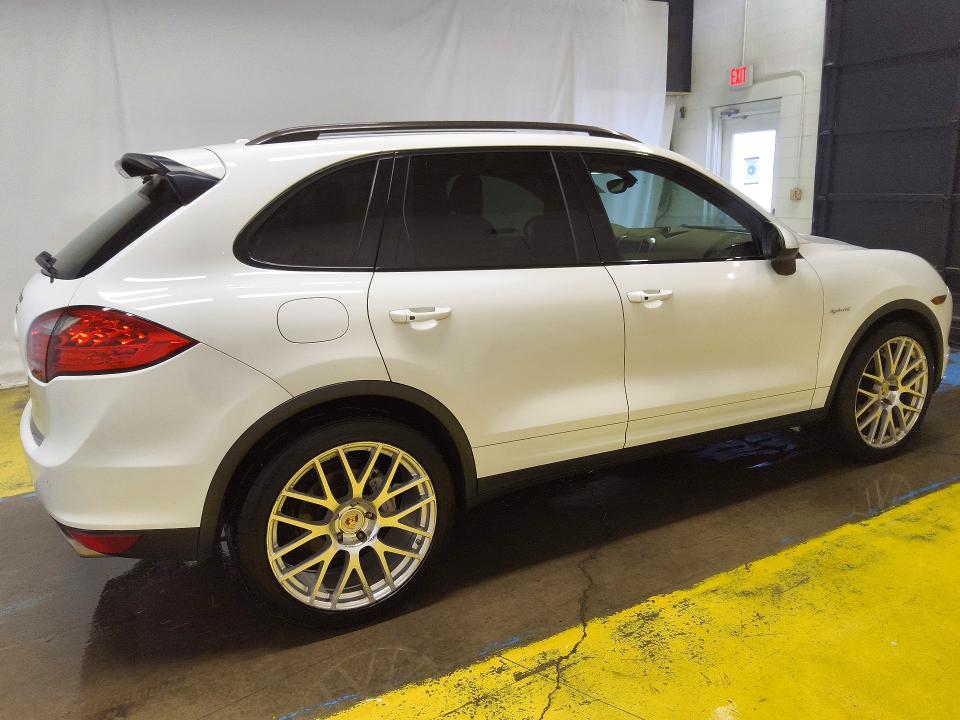 صورة رقم 3 من المزاد - 2013 PORSCHE CAYENNE مع VIN WP1AE2A26DLA15784