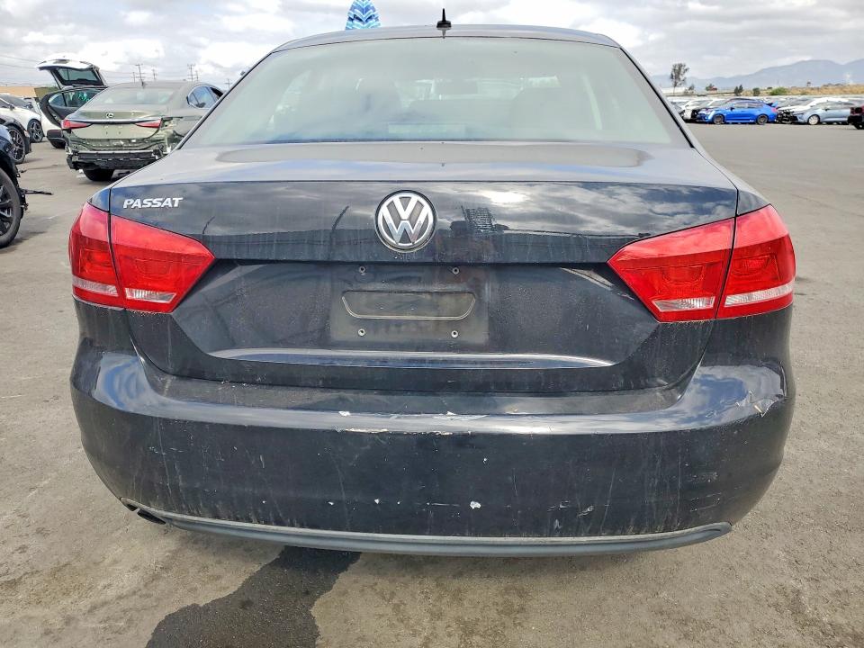 Photo 6 from auction – 2012 VOLKSWAGEN PASSAT with VIN 1VWAP7A39CC081453