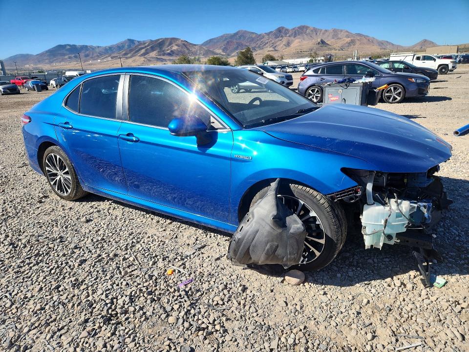 Снимка 4 от търг – 2020 TOYOTA CAMRY с VIN 4T1C31AK8LU010617
