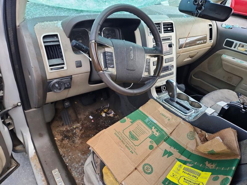 Снимка 8 от търг – 2009 LINCOLN MKX с VIN 2LMDU68C49BJ01383