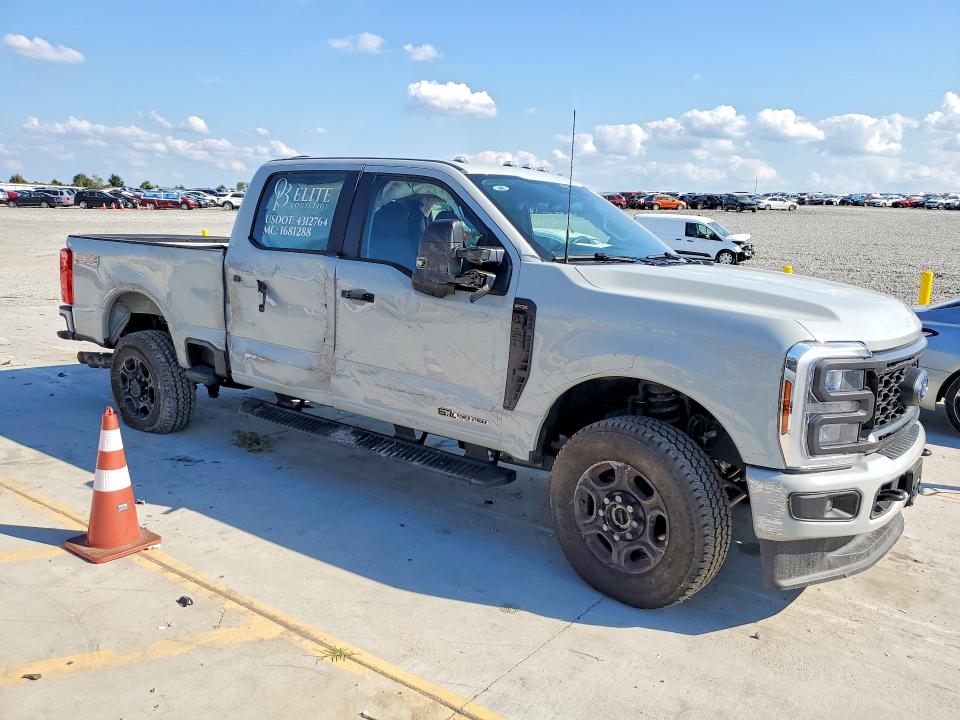 Photo 4 from auction – 2026 FORD F350 with VIN 1FT8W3BT1TED79592