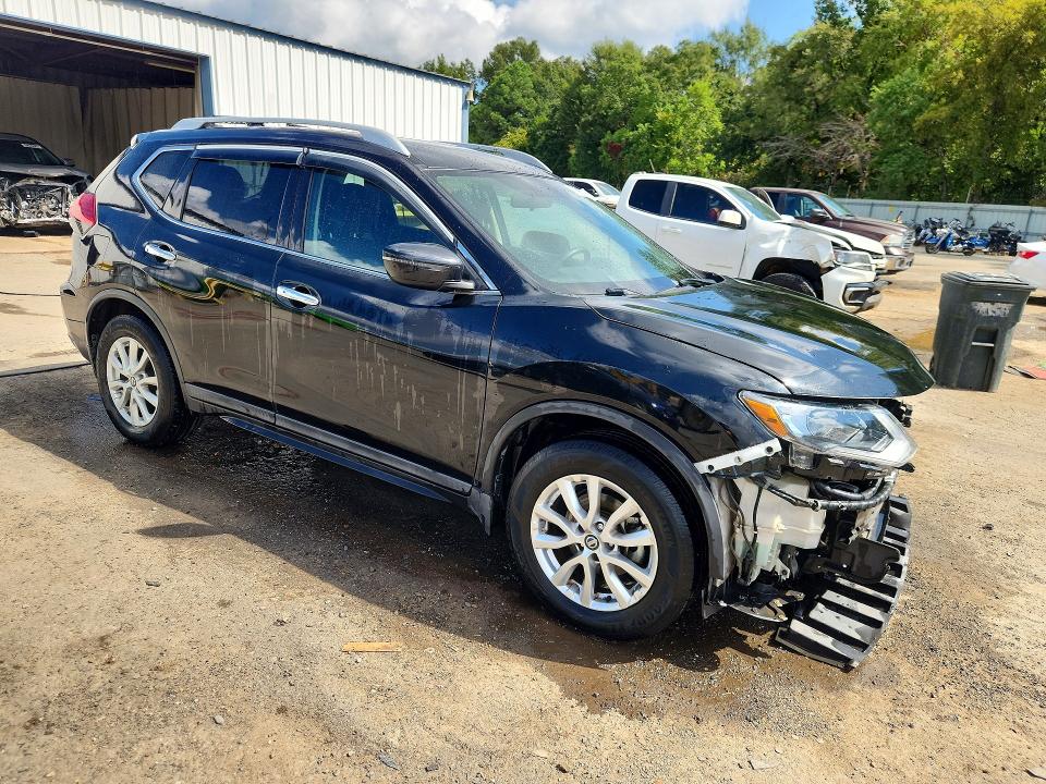 Photo 4 from auction – 2017 NISSAN ROGUE with VIN 5N1AT2MT1HC886069