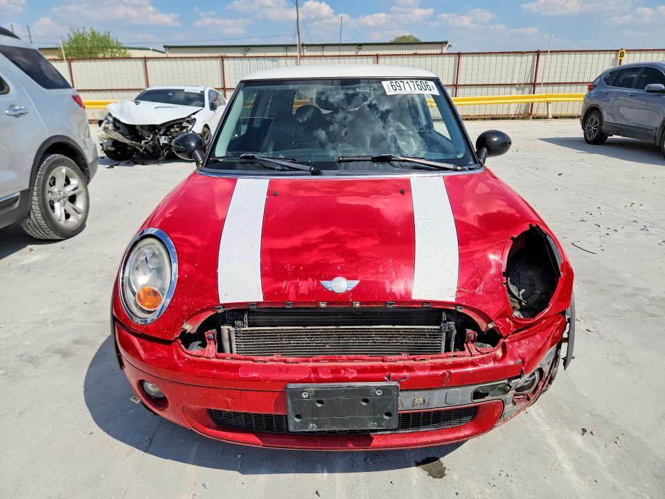 Foto 5 de la subasta – 2009 MINI COOPER con VIN WMWMF33599TZ21327