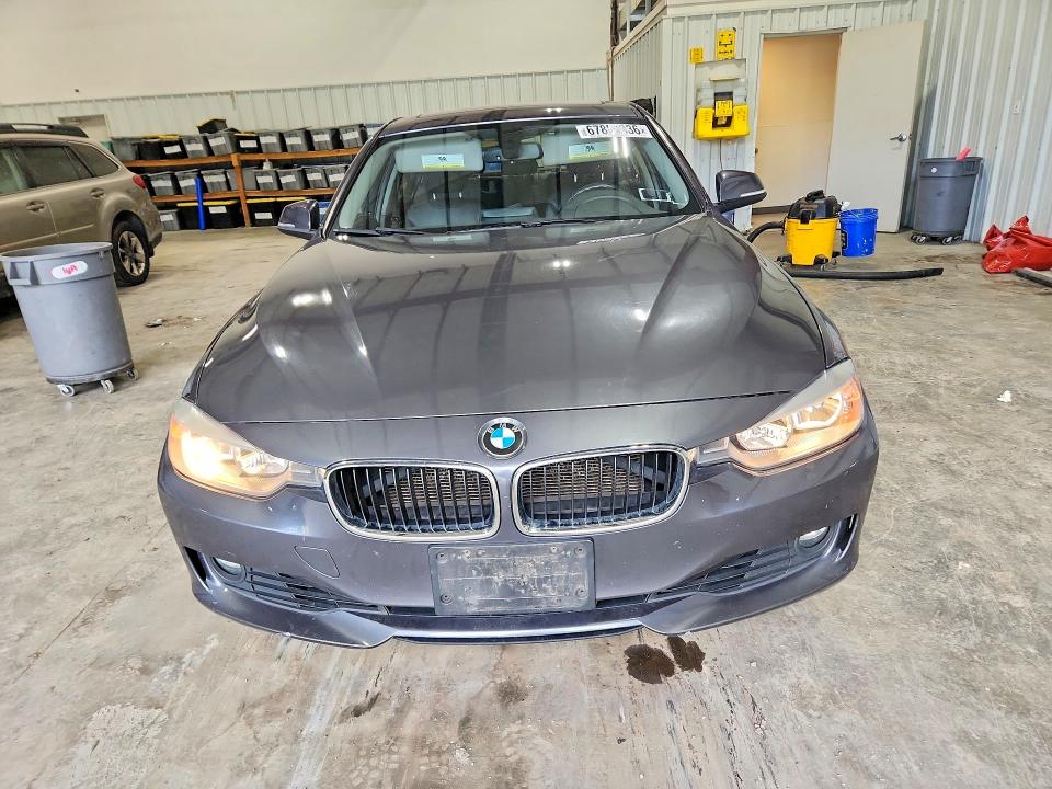 Photo 5 from auction – 2013 BMW 328 with VIN WBA3B5C54DF596810