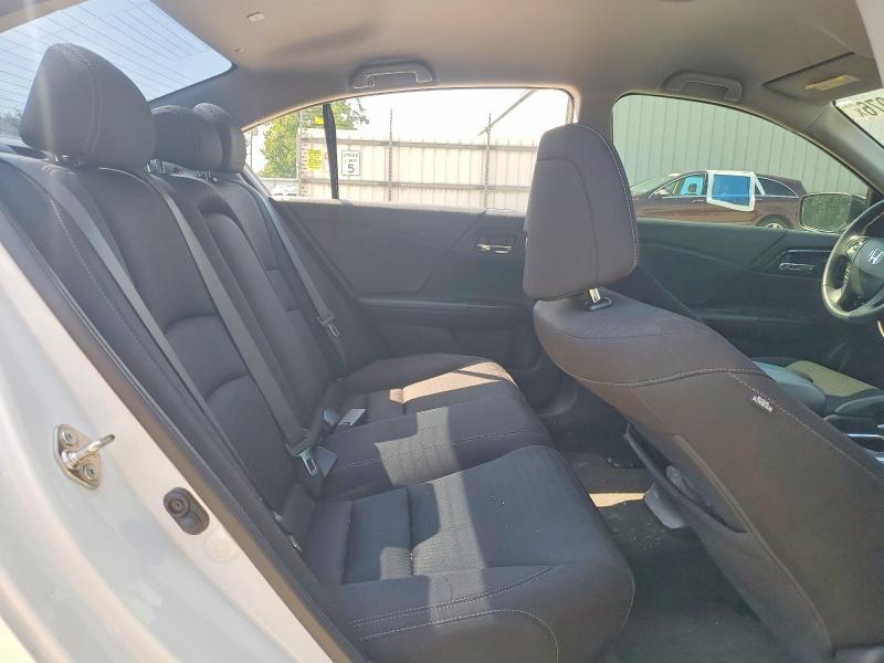 Photo 10 from auction – 2015 HONDA ACCORD with VIN 1HGCR2F52FA220651