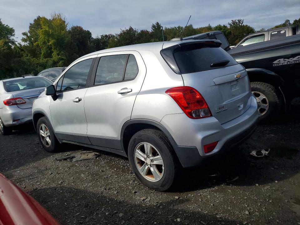 Photo 2 from auction – 2017 CHEVROLET TRAX with VIN 3GNCJNSB3HL212760