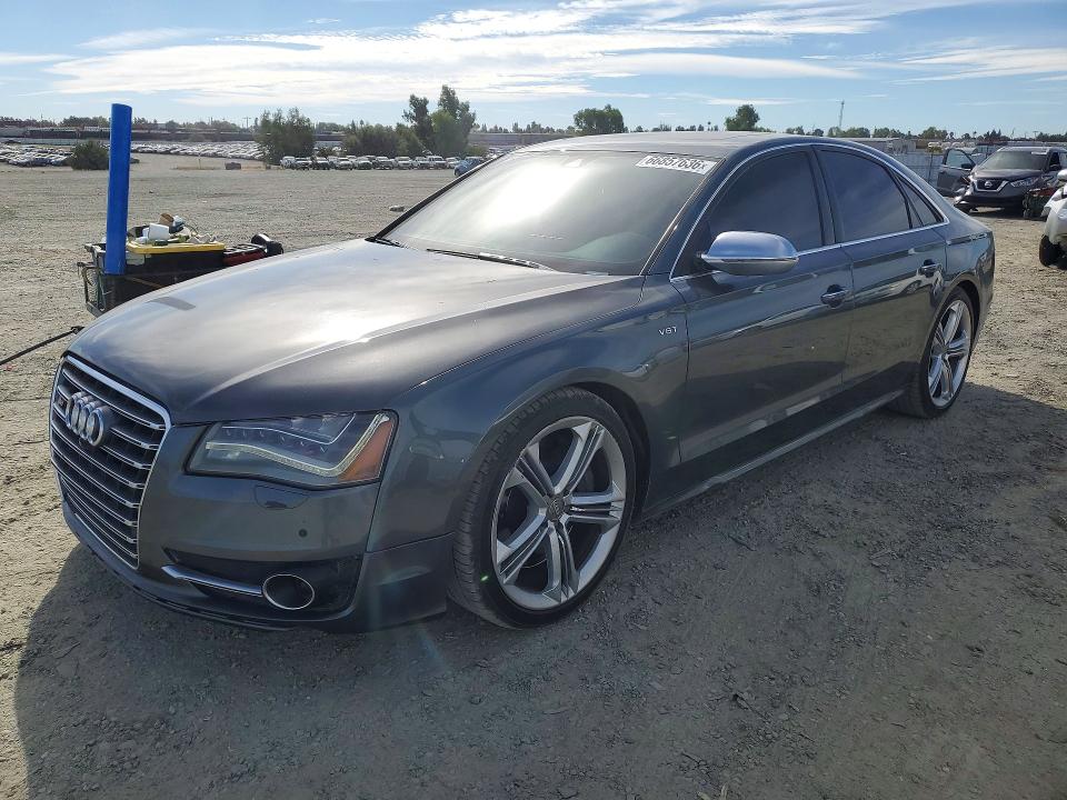 2013 AUDI S8 - Търг №66857636