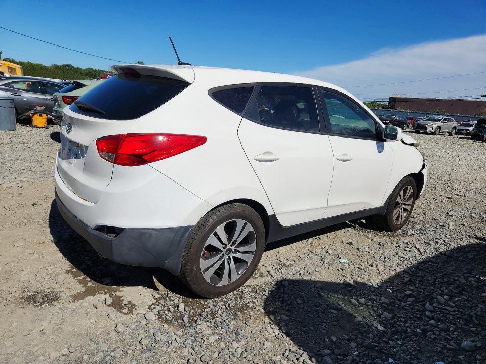 Photo 3 from auction – 2014 HYUNDAI TUCSON with VIN KM8JTCAF8EU950277