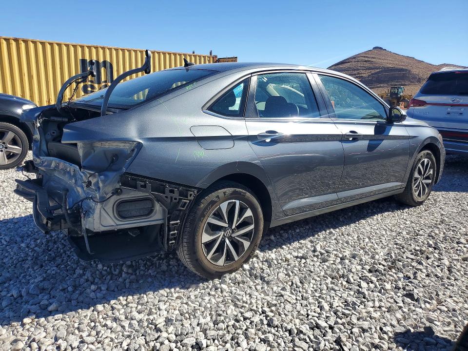 Photo 3 from auction – 2024 VOLKSWAGEN JETTA with VIN 3VW5M7BU8RM076012