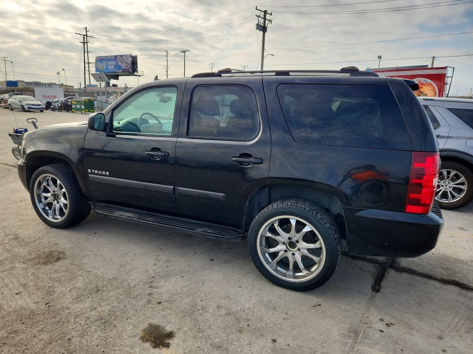 Photo 2 from auction – 2007 CHEVROLET TAHOE with VIN 1GNFC13067R320794