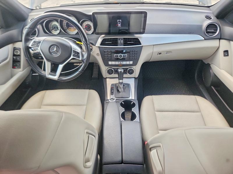 Снимка 8 от търг – 2012 MERCEDES-BENZ C с VIN WDDGF4HB5CR237325