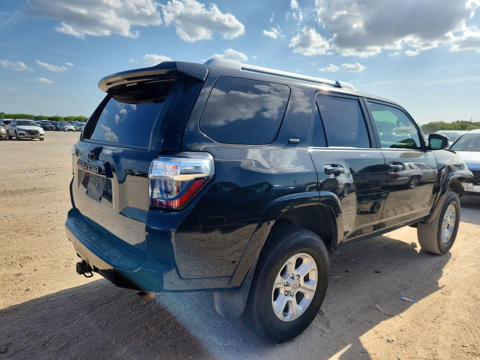 Photo 3 from auction – 2017 TOYOTA 4RUNNER with VIN JTEZU5JR1H5152630