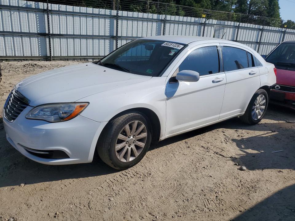CHRYSLER 200 2014 с VIN 1C3CCBBB5EN165121 - Снимка от търг