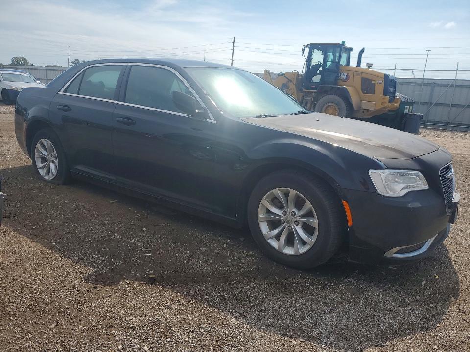 Zdjęcie 4 z aukcji – 2015 CHRYSLER 300 z VIN 2C3CCAAG1FH864313