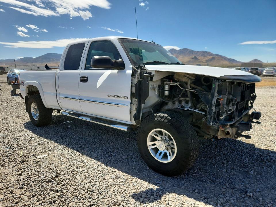 Photo 4 from auction – 2004 GMC SIERRA with VIN 1GTHK29U04E224411