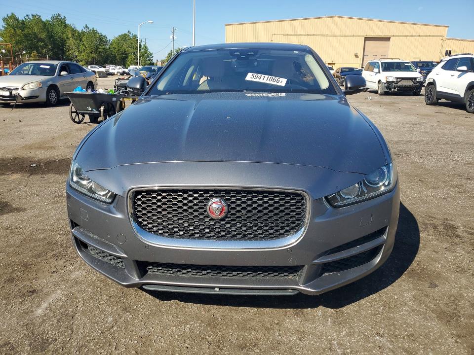 Zdjęcie 5 z aukcji – 2017 JAGUAR XE z VIN SAJAE4BVXHA953361