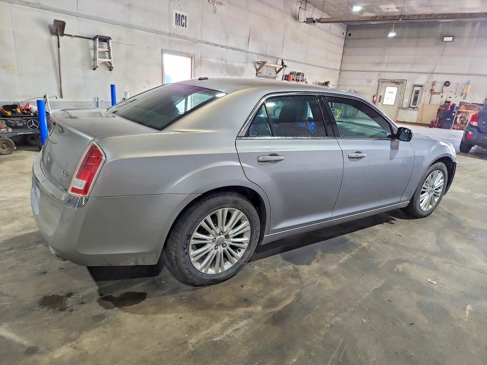 Photo 3 from auction – 2014 CHRYSLER 300 with VIN 2C3CCARG2EH384929