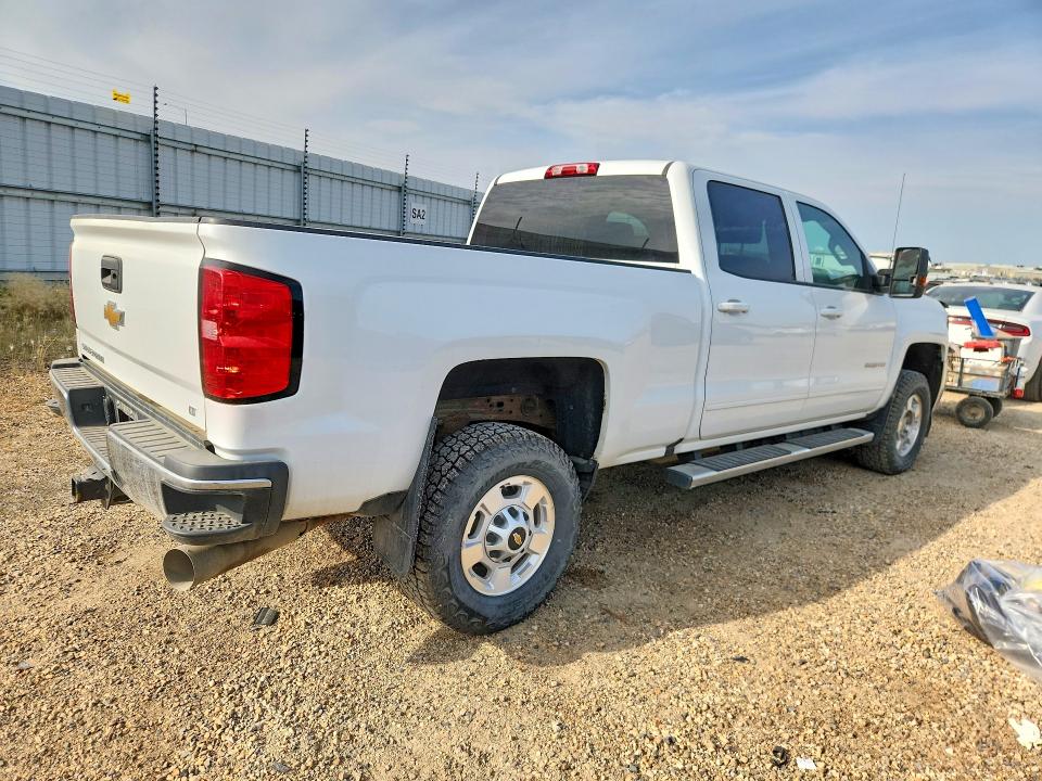 Photo 3 from auction – 2019 CHEVROLET SILVERADO with VIN 1GC1KSEY7KF212693