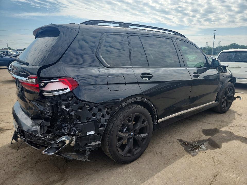 Photo 3 from auction – 2021 BMW X7 with VIN 5UXCW2C01M9G28896