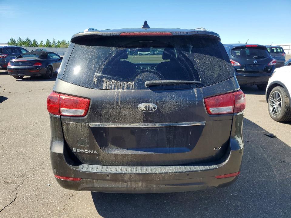 Foto 6 de la subasta – 2016 KIA SEDONA con VIN KNDMC5C16G6184300