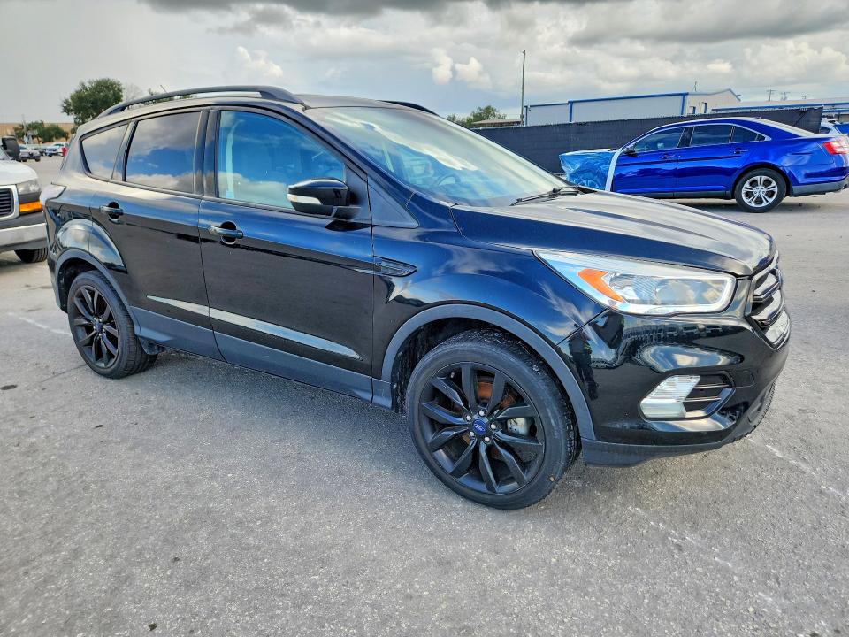 صورة رقم 4 من المزاد - 2017 FORD ESCAPE مع VIN 1FMCU0JD0HUB35773