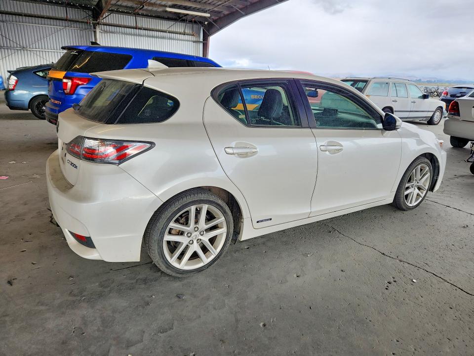 Photo 3 from auction – 2015 LEXUS CT with VIN JTHKD5BH2F2247318