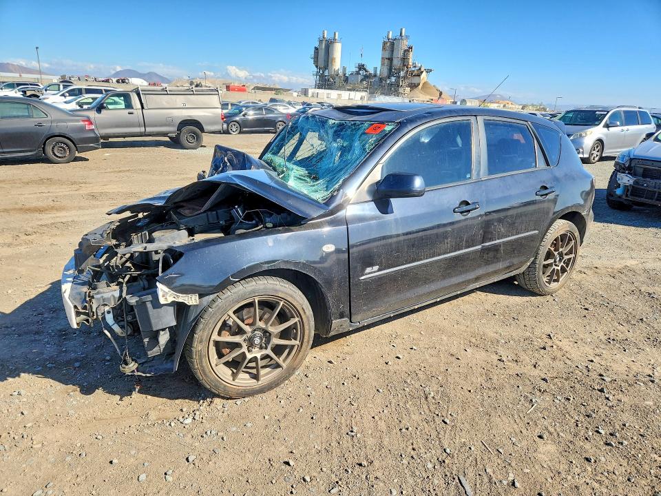 MAZDA 3 2005 con VIN JM1BK343651305724 - Foto de la subasta