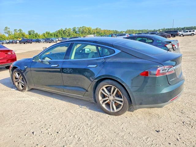 Foto 2 de la subasta – 2013 TESLA MODEL S con VIN 5YJSA1CNXDFP09108